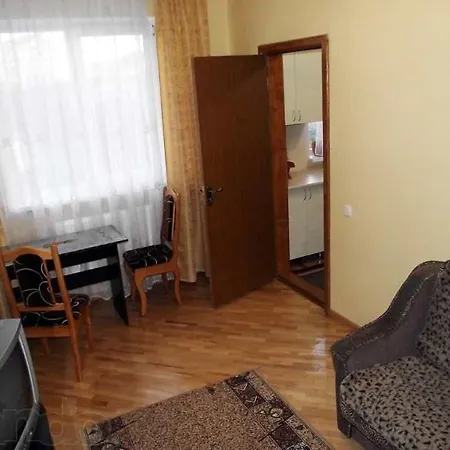 Apartament двохповерховий будинок з двома апартаментами *
